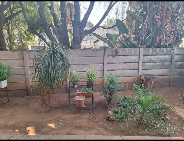 2 BEDROOM APARTMENT FOR SALE IN THREE RIVERS PROPER